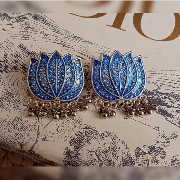 🌺 Oxidised Silver Earrings - Picture 2 of 4